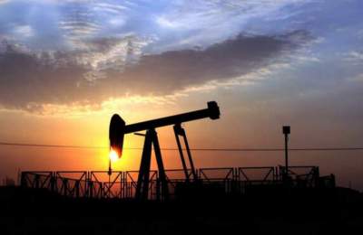 عقب‌نشینی نفت از بالاترین قیمت خود طی ۵ هفته اخیر